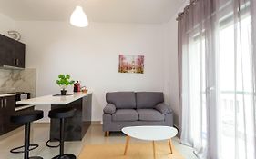 Elegant Apartment For 2 People